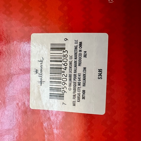 ⭐️NWT! Add a touch of warmth to your holiday - Picture 4 of 4